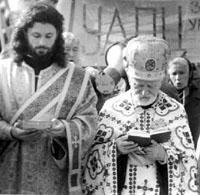 Protodiakon Oleg (now Metropolitan Moisey) with Patriarch Dimitriy (Yarema). 1990