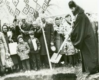 Fr. Oleg together with the townspeople accomplish the reinterment of bones of NKVD victims