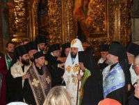 The bishops pray for strengthening of their Patriarch by the Holy Spirit